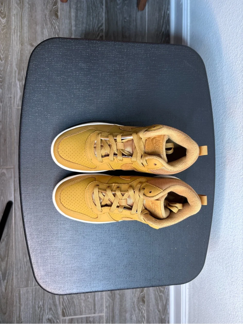 Nike Court Borough Mid GS, Wheat Wheat-Summit White Black, 5.5 Y